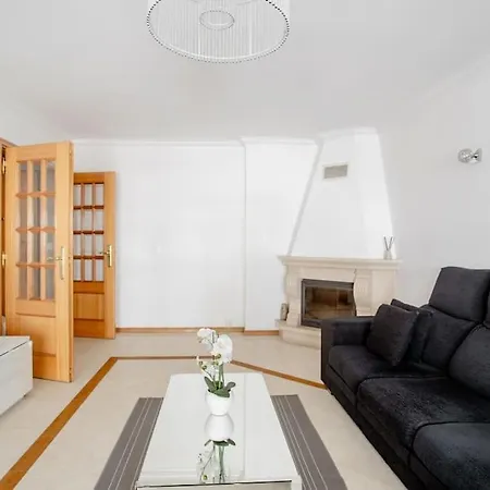 Apartment Em Lisboa, Perto De Sintra
