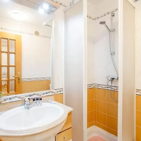 Lägenhet Em Lisboa, Perto De Sintra Fontainhas (Lisbon)