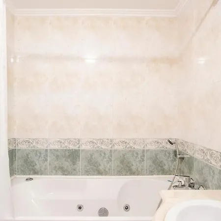 Apartamento Em Lisboa, Perto De Sintra