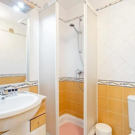 Em Lisboa, Perto De Sintra